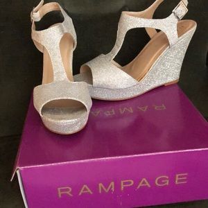 Brand new silver mesh rampage candelas